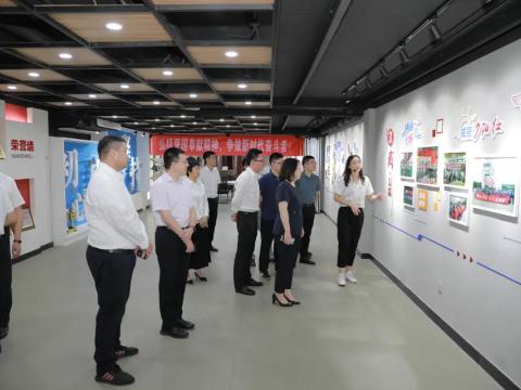 团省委副书记张迎春来J9集团国际站集团调研共青团工作