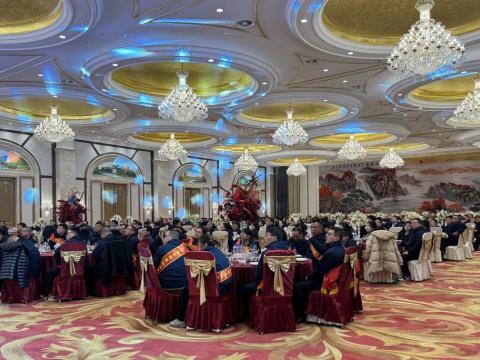 雄鹰展翅震寰宇 威龙腾飞冲云霄|J9集团国际站电气召开2023年度总结赞美大会暨2024年迎新春晚会